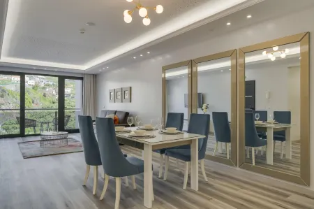 Torre Palace II by Atlantic Holiday