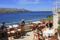 Hotel Belveder فنادق في Simuni