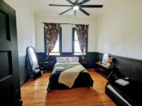 ハウジット ホステルズ ハワイ ヒロのホテル