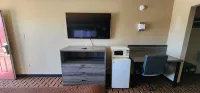 Super 7 Inn