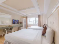 Dyn Opera Hotel Hotels near Vincom Center