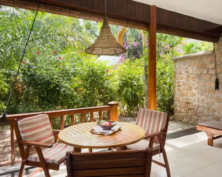 Cocotier du Rocher โรงแรมในลาดิกิว