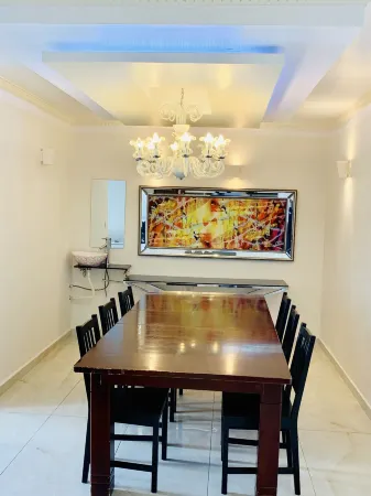 Royal Apartments Отели рядом с достопримечательностью «Netanya»