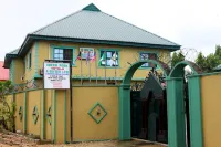 Green Park Hotel and Suites