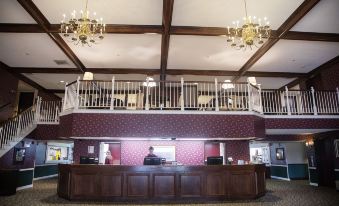 Grand Hinckley Inn