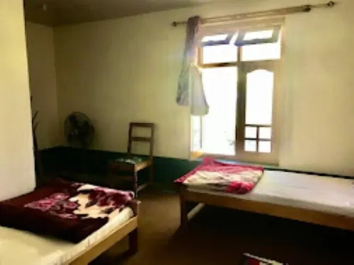 Village White Rock Hotels in Booni