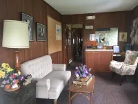 The Colonial Motel