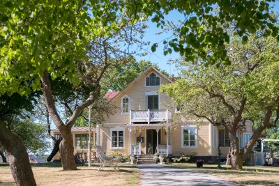 Warfsholm Hotels in 