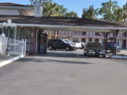 Carriage Inn Motel Hotels in Dixie County