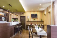 Central Hotel 21 and Apartments