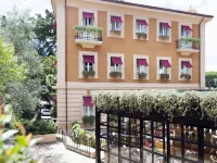Hotel the Corner Roma Hotels near Piramide Metro Station