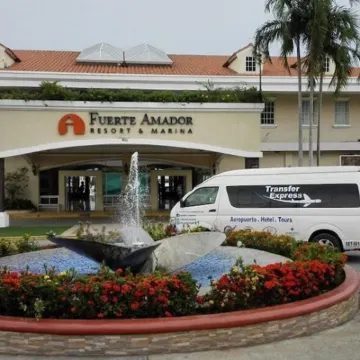 拉提諾酒店 鄰近Cinta Costera的酒店