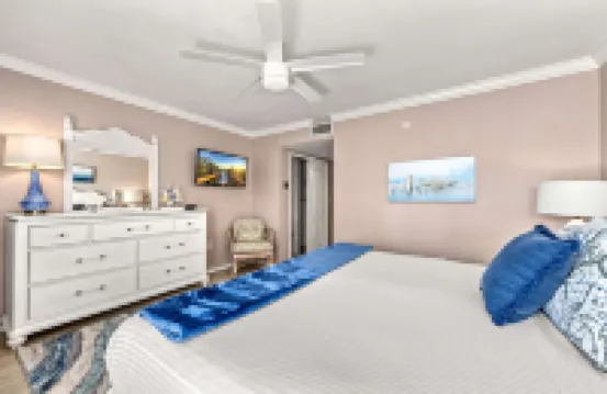 Serene Waterside Retreat with Beach Access - Charming Island Oasis