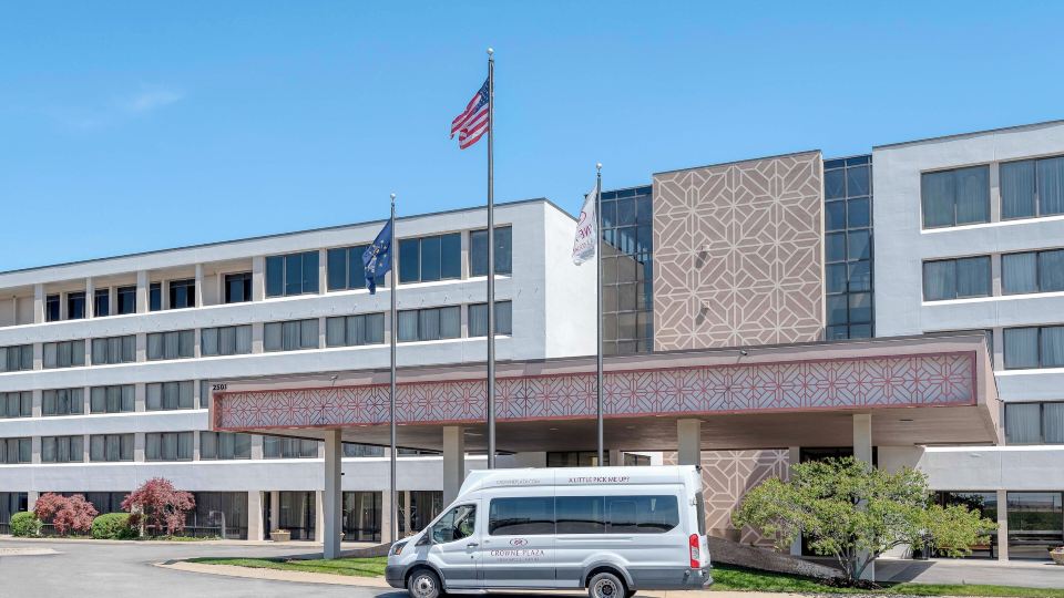 Crowne Plaza INDIANAPOLIS-AIRPORT by IHG