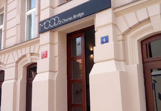 무드 카를 브리지 객실 내부