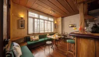 Fleur de Lys - bar