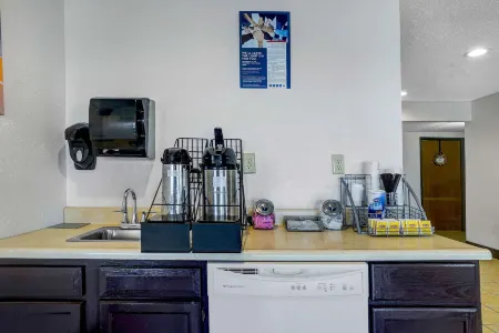 Motel 6 Morehead, KY