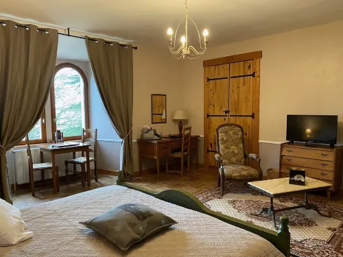 Bed and Breakfast le Château de Morey Hotels in Belleau