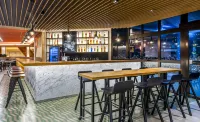 瓜魯由斯機場希爾頓歡朋酒店 - 酒吧