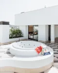 Pacha Hotel - Hot Tub