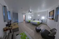 Casa Verde Hotel - Steps to the Beach, Pool, Restaurant & Bar Hotels in Puntas