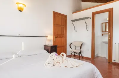 Petit Hotel Hostatgeria la Victoria Các khách sạn gần Ranxo Ses Roques