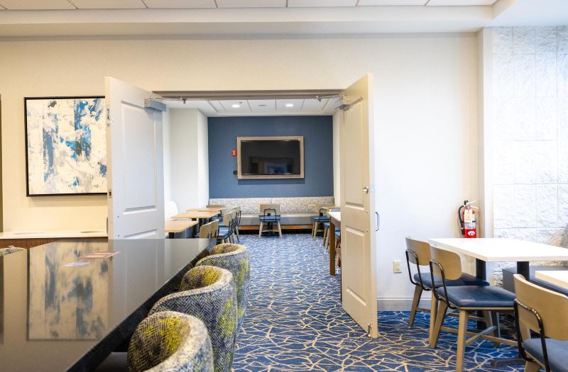 Holiday Inn Express & Suites Boston - Cambridge by IHG photo 2