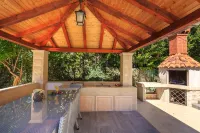 Villa Hedera X Hotels in Mokošica