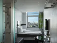 Wakeup Copenhagen - Carsten Niebuhrs Gade Hotels near Strøget