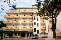 Aparthotel la Pineta فنادق في اراکلیا