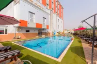 Grand Pela Hotel & Suites - Swimmingpools
