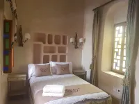 蘇爾塔納拉臘什飯店 住宿飯店