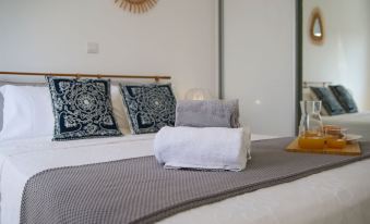 Phaedrus Living: Seaside Luxury Flat Lighthouse 68