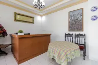 RedDoorz Near Sam Ratulangi Airport Manado Hotels in Mapanget