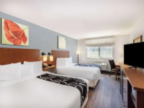 La Quinta Inn & Suites by Wyndham Helena Hotels in Helena