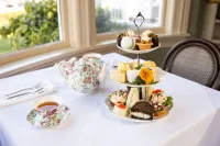 Huntingdon Hotel and Suites - breakfast