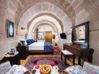 Portal Cappadocia Hotel - Infinity Pool & Castle View Hotels near Mustafapasa