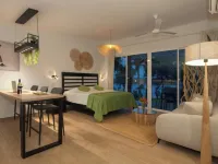 Bocas del Mar Hotels in Estero de la Montana