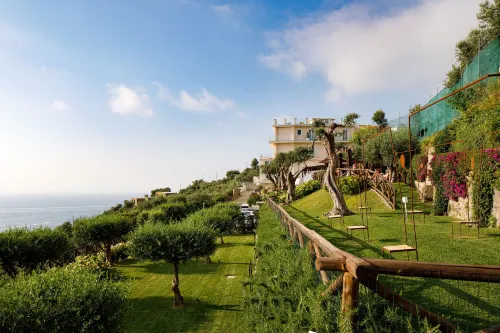 Villa Fiorella Art Hotel - parking
