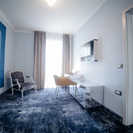 Royal Class Hotel