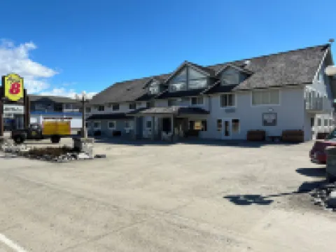Super 8 by Wyndham Valemount Hotels in Valemount