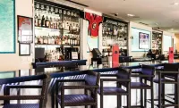 University Plaza Waterfront Hotel - Bares