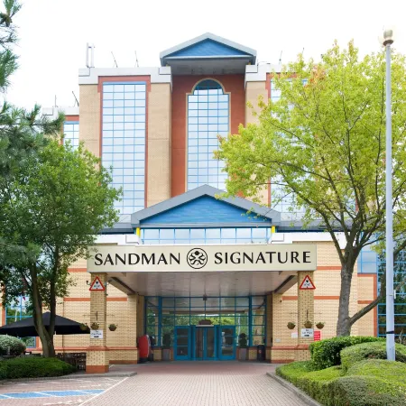 Sandman Signature London Gatwick Hotel
