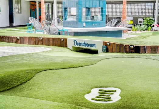 2. 다운타우너 부티..