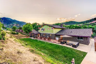 Innhale Resort and Spa Отели рядом с достопримечательностью «Manitou Springs Heritage Center»