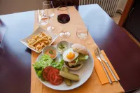 Hotel Restaurant Rive Gauche Hotels in Bersac-sur-Rivalier