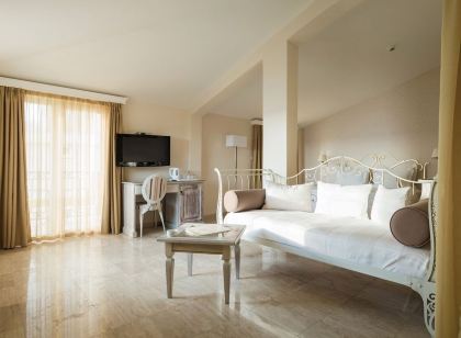 Hotel Azimut