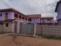 Peemens Guesthouse Hotels in Awutu