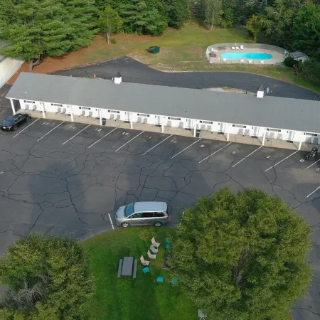 Colonial Motel