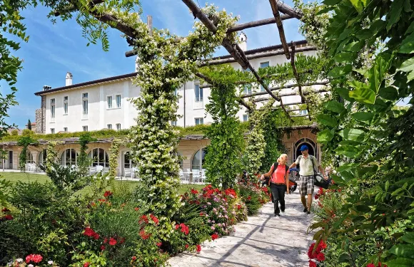 聖維吉里奧科爾沃高爾夫出租公寓